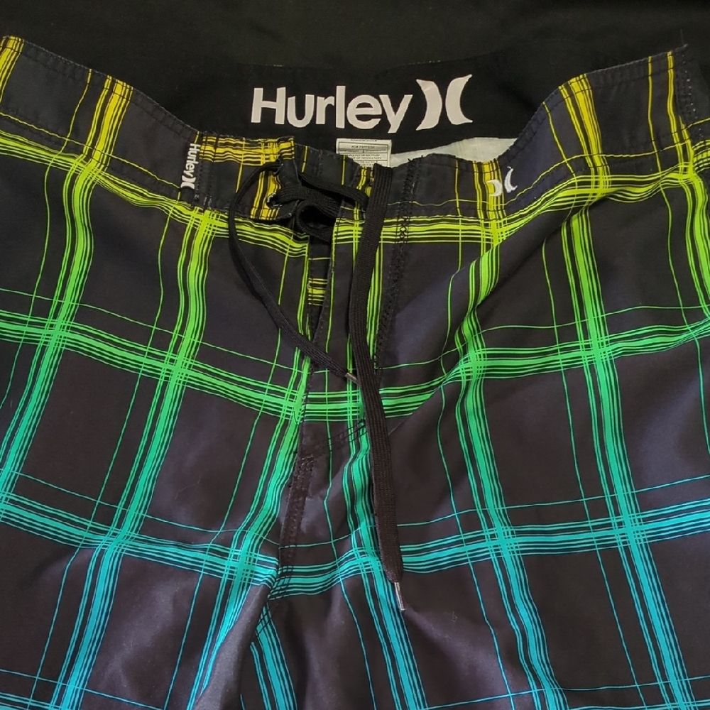 Hurley Men's Neon Plaid Swim Shorts - Black and Yellow